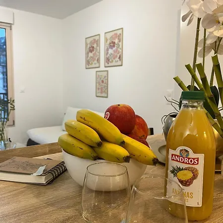 Seemingly Spacious Modern & Bright Chic Appartement *