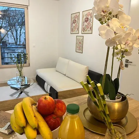 아파트 Seemingly Spacious Modern & Bright Chic *